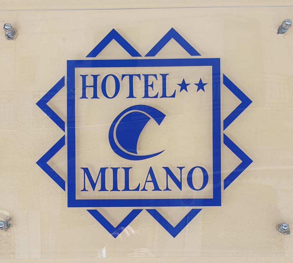 Camera Tripla
