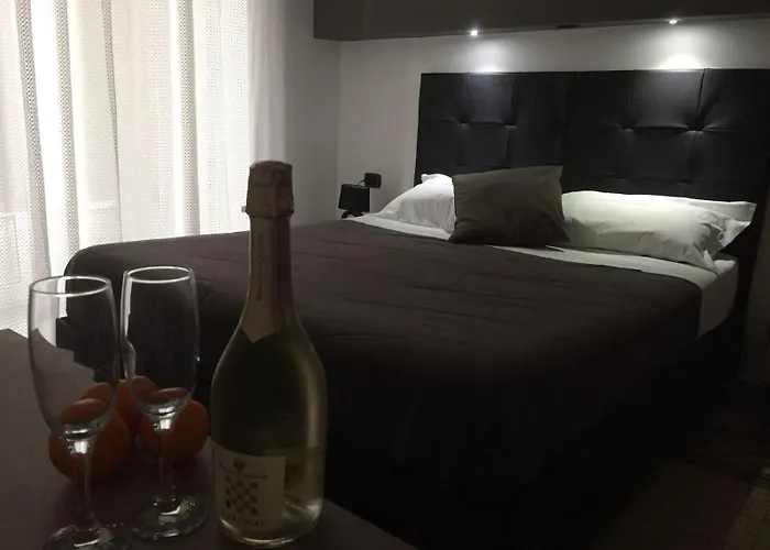 MB95 - Mezzocannone Luxurious Bed&Breakfast Napoli